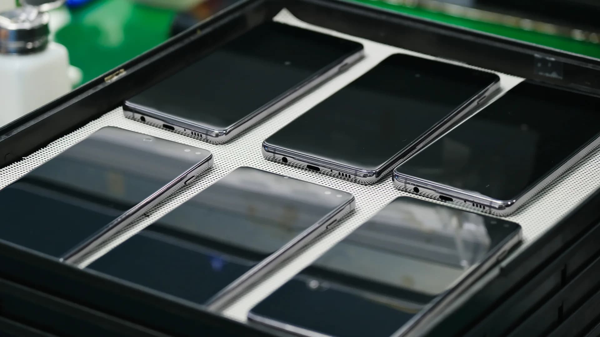 HAODE mobile display assembly inspection area